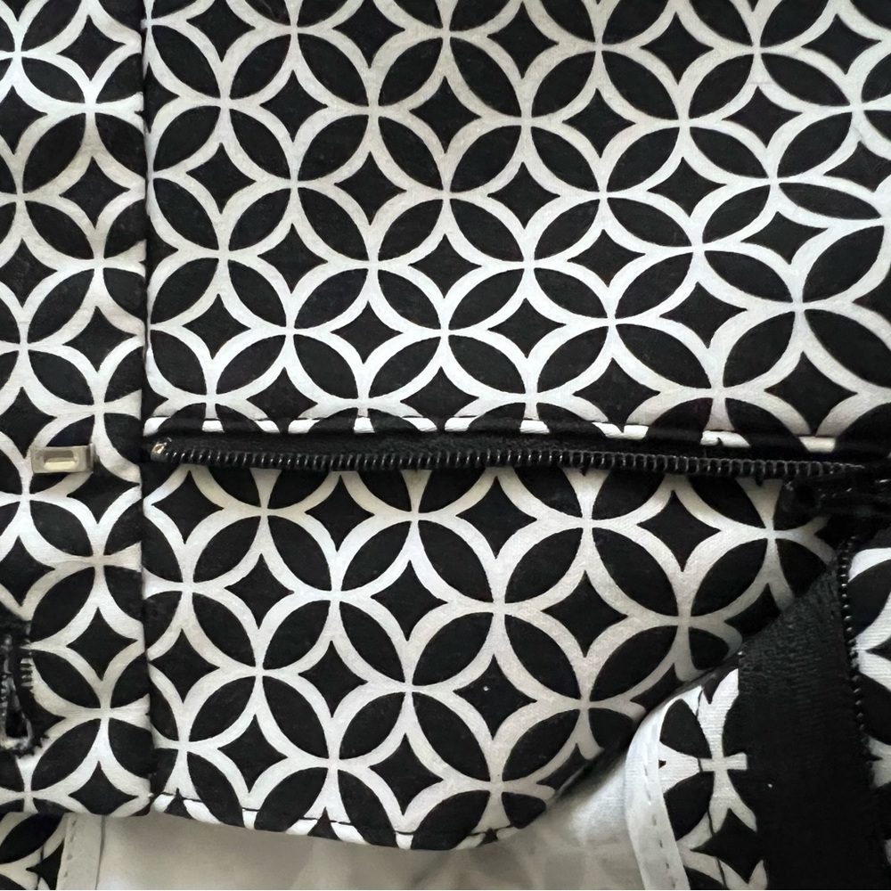White House Black Market - Black & White Bermuda Shorts - Picture 5 of 7